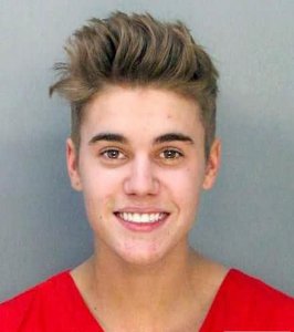 ​贾斯汀·比伯 吸毒的烂人 Justin Bieber被抓入狱事件