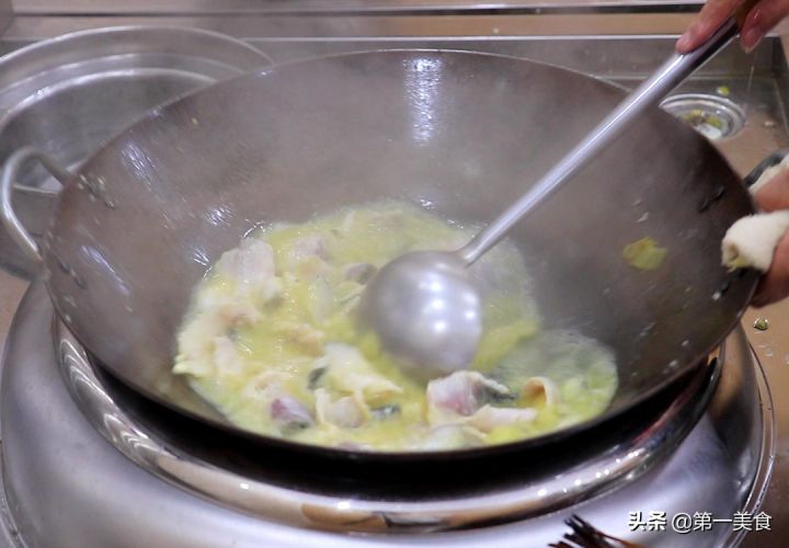 酸菜鱼怎么做 家常做法（在家也能做出饭店的味道）