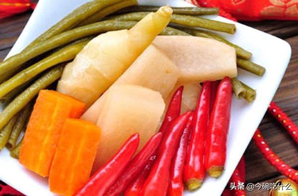正宗四川腌制泡菜的方法（风味独特的四川泡菜制作及养护法）(7)