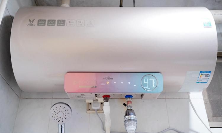 家里的热水器没有水了要怎么往里加水呢