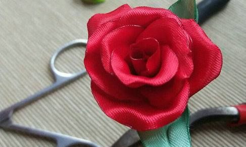 折玫瑰的方法视频教程,纸巾折玫瑰花教程简单图9