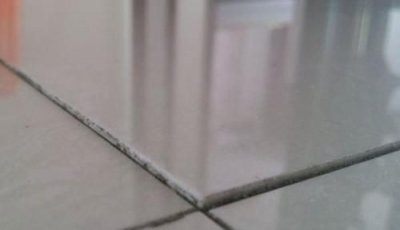 ​地板砖反潮湿是什么原因,家里地板砖反潮湿怎么办?