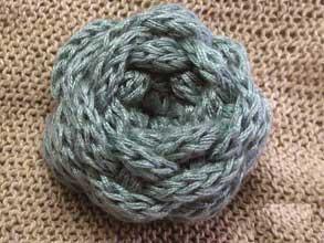 最简单的编织毛线花（教你毛线编织2种花朵）(3)